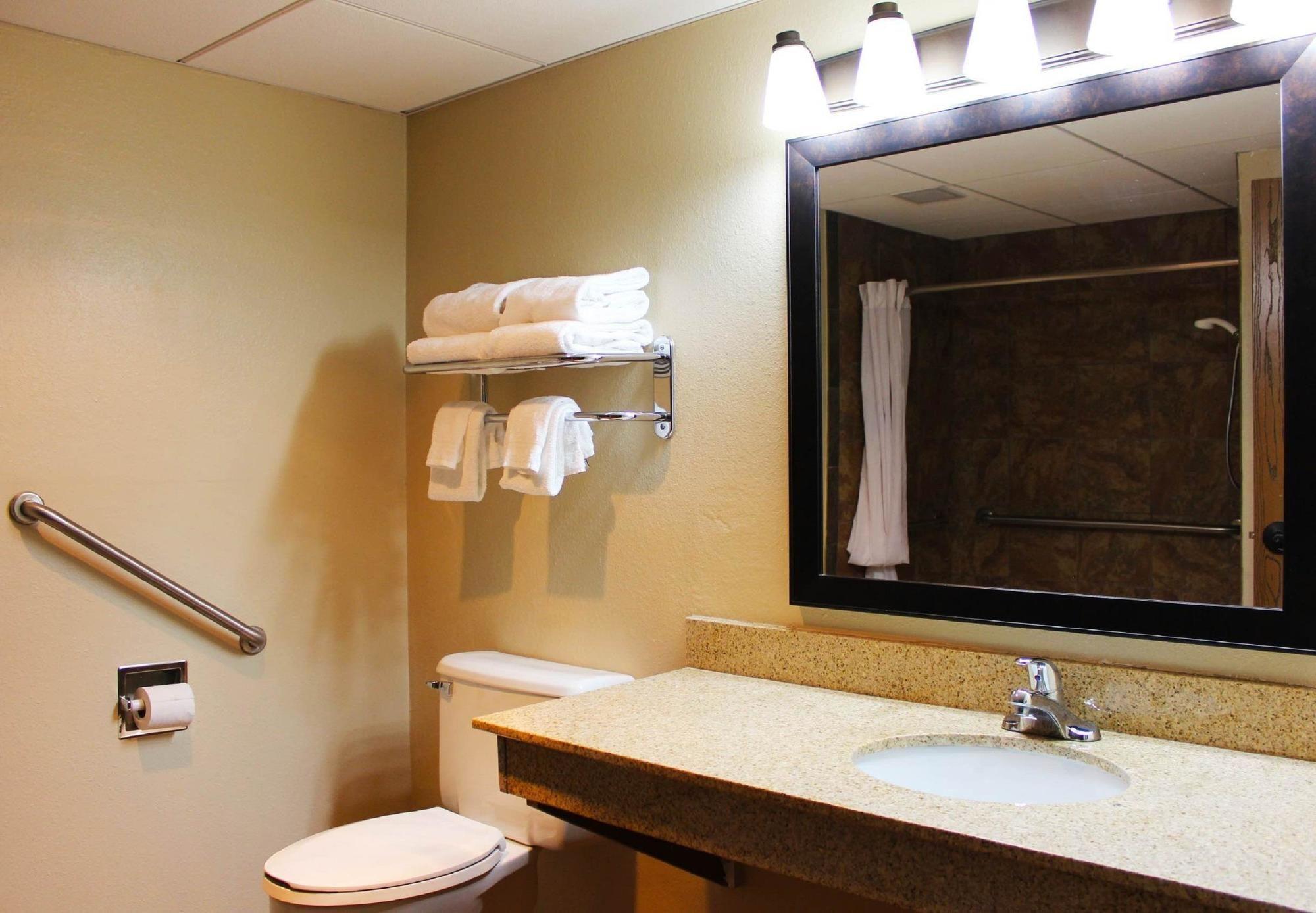 Revel Hotel Minot - Surestay Collection By Best Western Ngoại thất bức ảnh