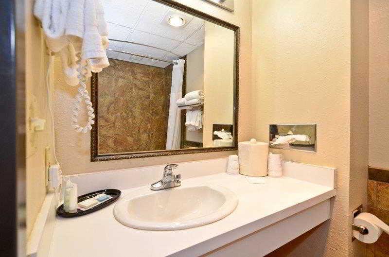 Revel Hotel Minot - Surestay Collection By Best Western Ngoại thất bức ảnh