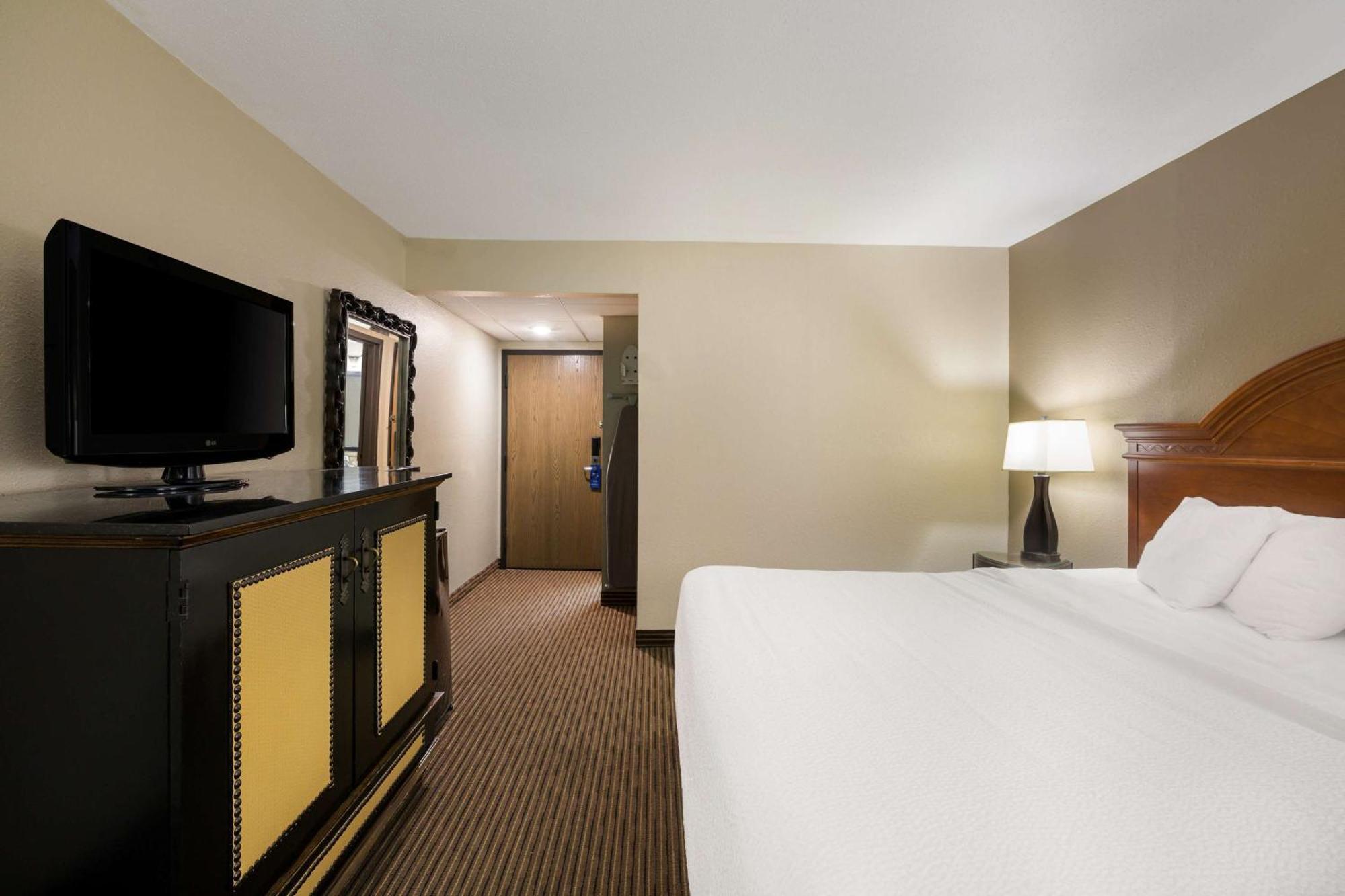 Revel Hotel Minot - Surestay Collection By Best Western Ngoại thất bức ảnh