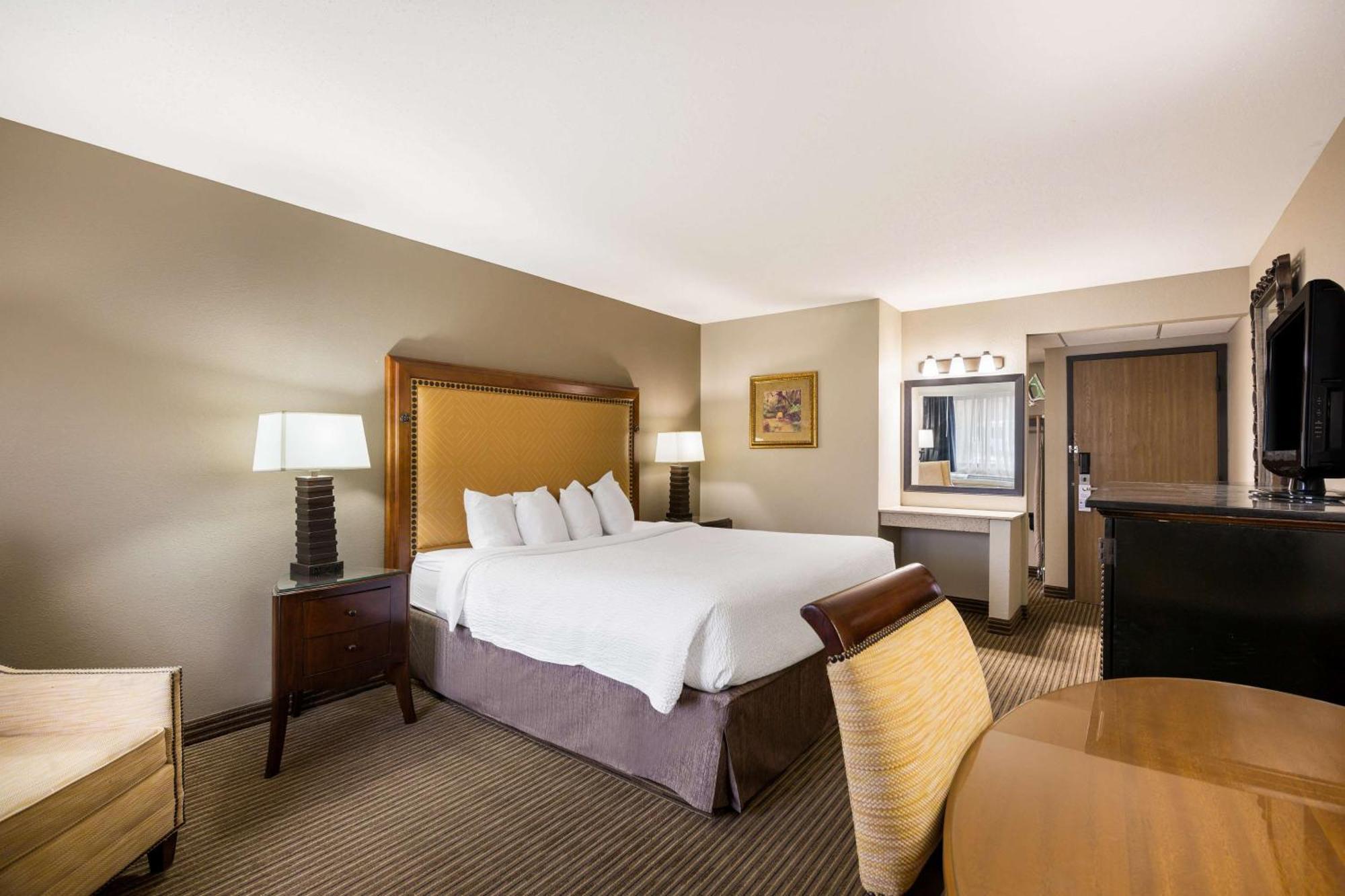 Revel Hotel Minot - Surestay Collection By Best Western Ngoại thất bức ảnh