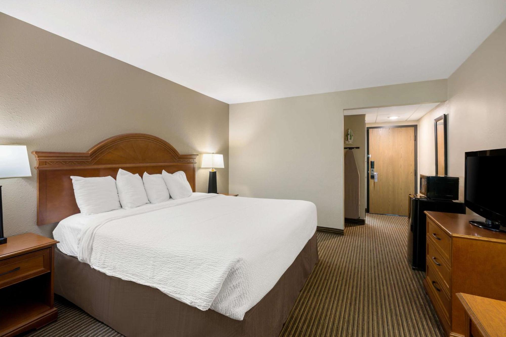 Revel Hotel Minot - Surestay Collection By Best Western Ngoại thất bức ảnh