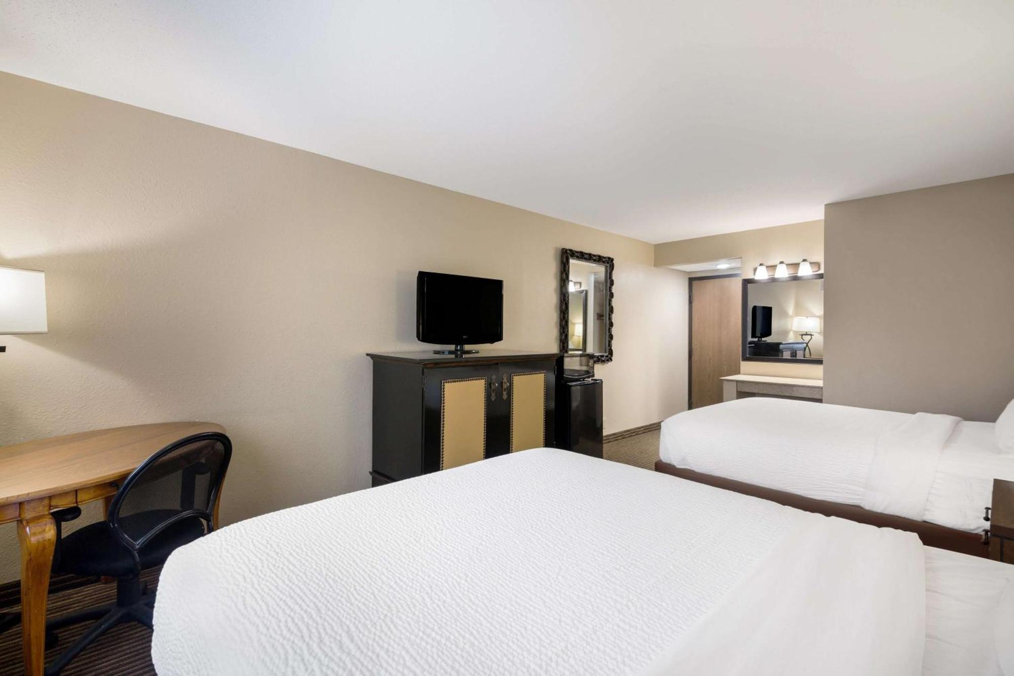 Revel Hotel Minot - Surestay Collection By Best Western Ngoại thất bức ảnh