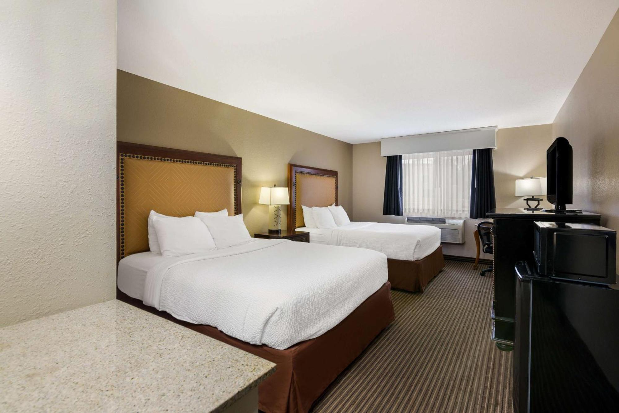 Revel Hotel Minot - Surestay Collection By Best Western Ngoại thất bức ảnh