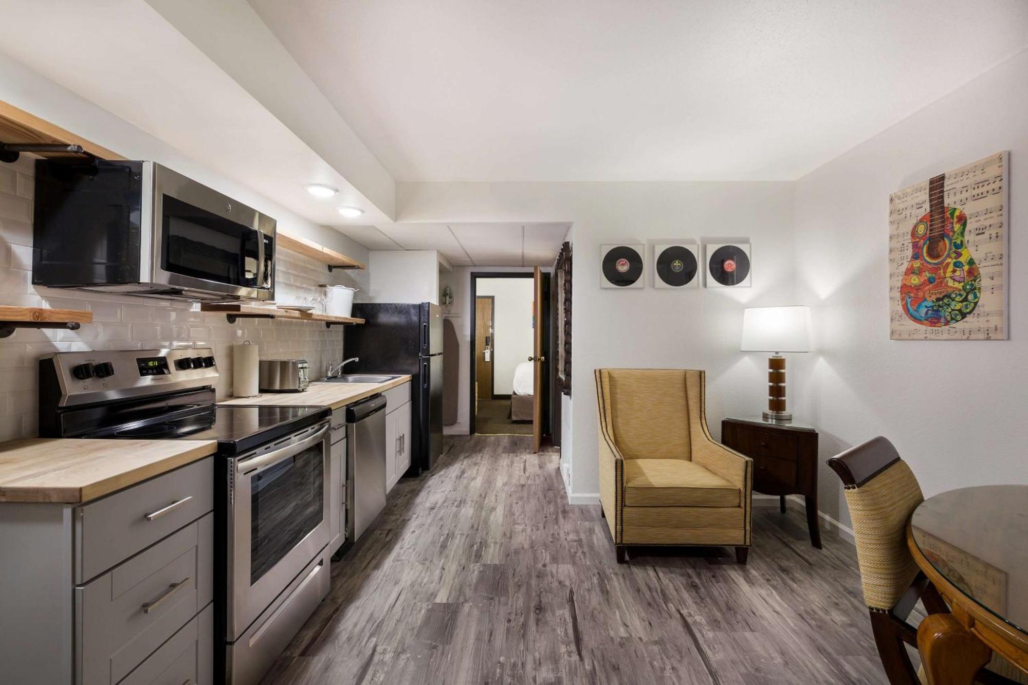 Revel Hotel Minot - Surestay Collection By Best Western Ngoại thất bức ảnh